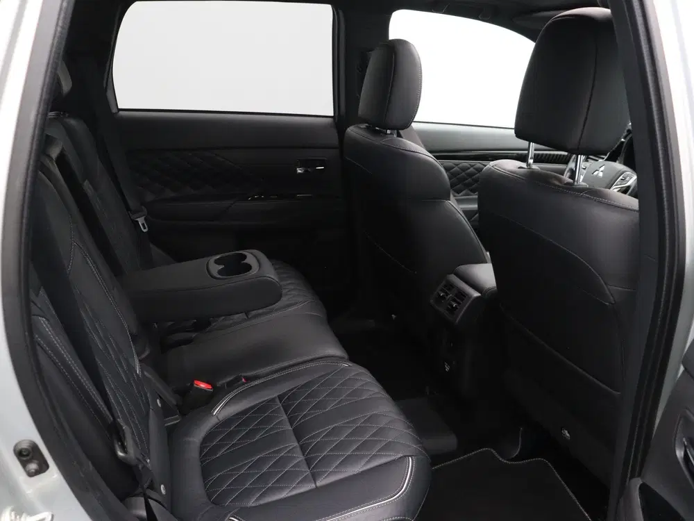 Mitsubishi Outlander 2.4 PHEV Instyle uit 2020, foto 9