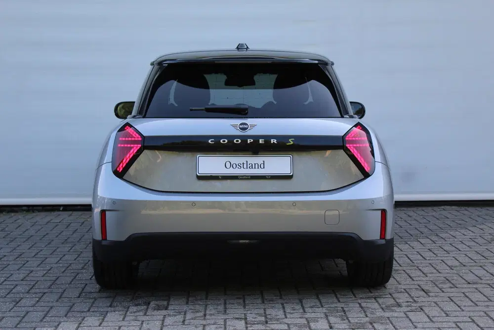 Mini Hatchback Cooper SE uit 2026, foto 5