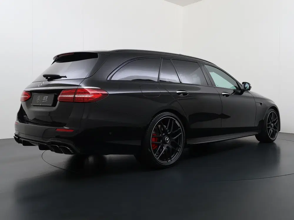 Mercedes-Benz E-Klasse AMG 63 S 4MATIC+ uit 2022, foto 9