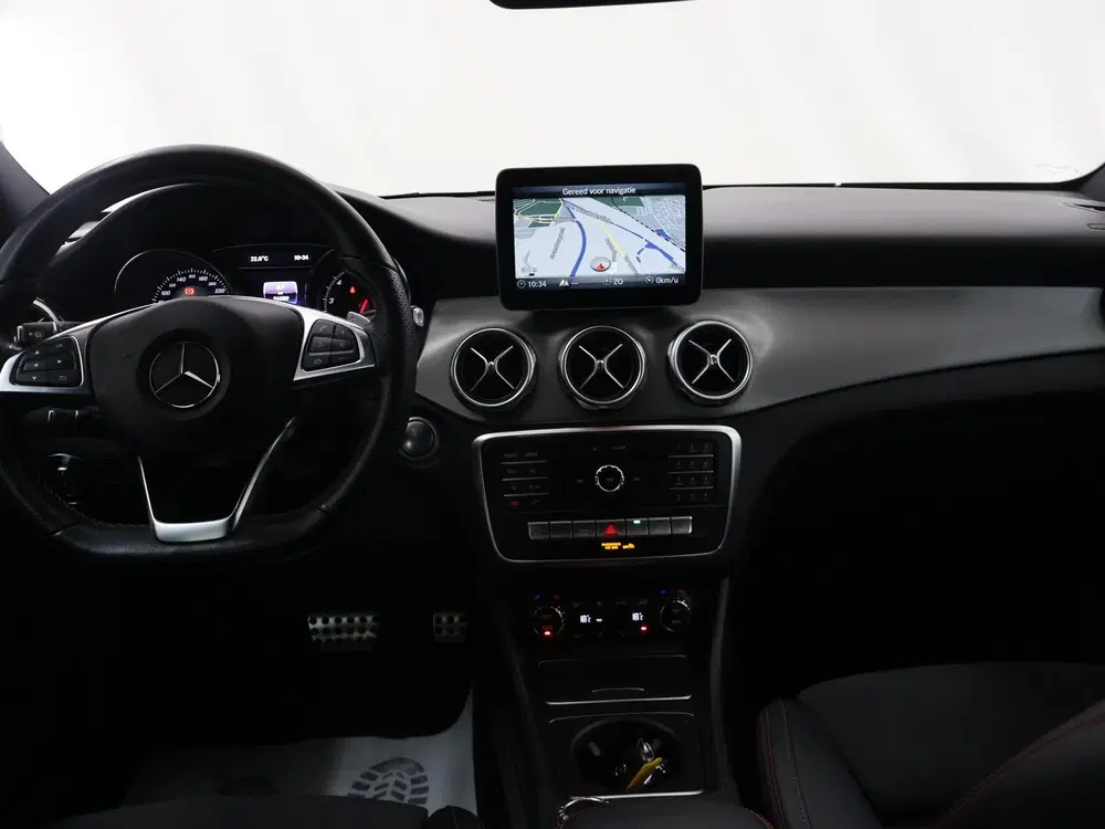 Mercedes-Benz GLA 180 Business Solution AMG Limited uit 2019, foto 8