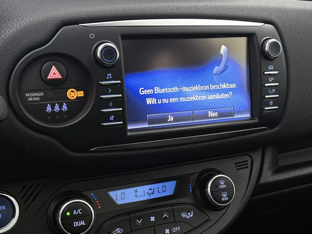 Toyota Yaris 1.5 Hybrid Executive Bi-Tone uit 2019, foto 10