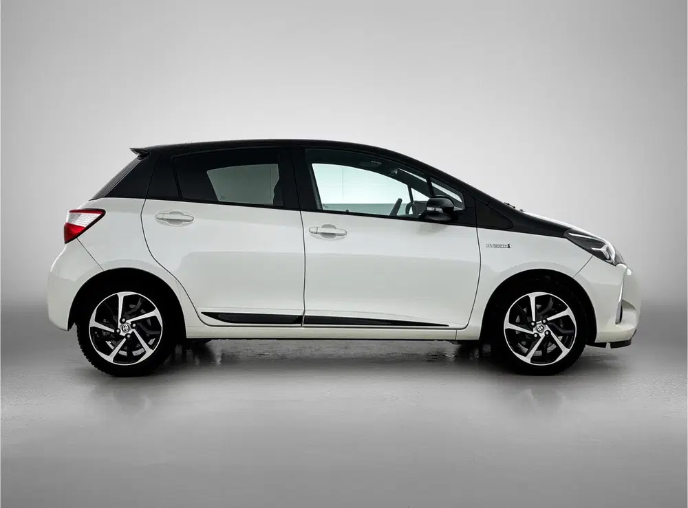 Toyota Yaris 1.5 Hybrid Executive Bi-Tone uit 2019, foto 15