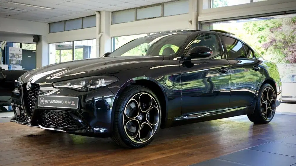 Alfa Romeo Giulia 2.0 T GME AWD Veloce Intensa uit 2025, foto 5