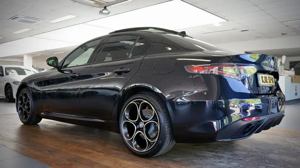 Alfa Romeo Giulia 2.0 T GME AWD Veloce Intensa uit 2025, foto 9