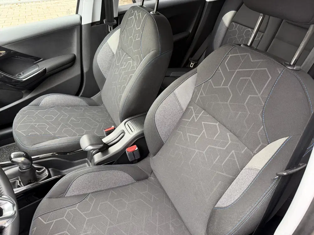 Peugeot 2008 1.2 PureTech Active * 89.382 Km * Navi * C uit 2019, foto 11