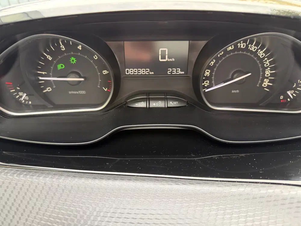 Peugeot 2008 1.2 PureTech Active * 89.382 Km * Navi * C uit 2019, foto 12