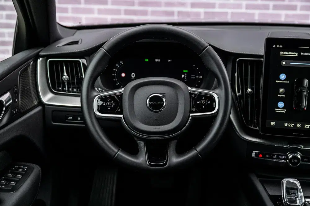 Volvo XC60 2.0 T6 Plug-in Hybrid AWD Ultra Black Edit uit 2026, foto 3
