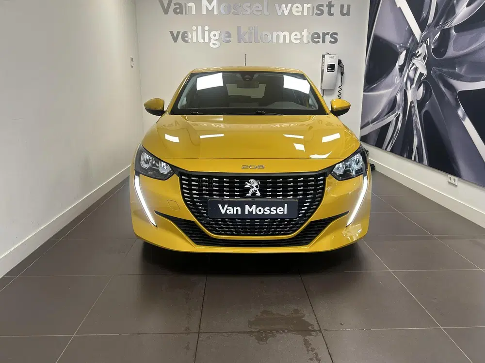 Peugeot 208 1.2 PureTech Active Pack uit 2021, foto 2