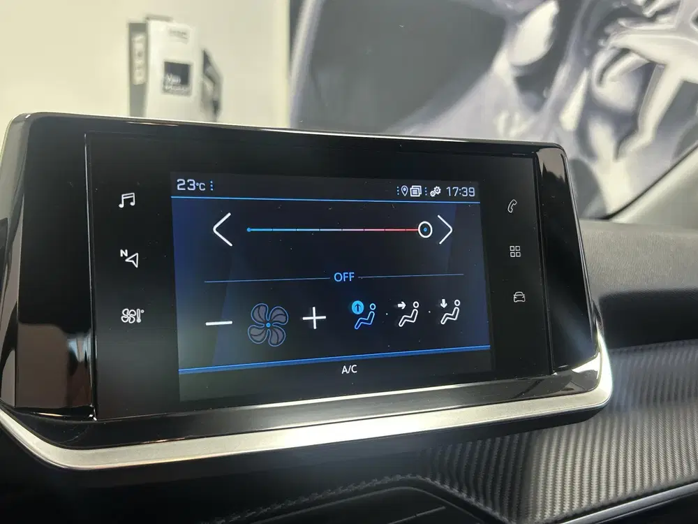 Peugeot 208 1.2 PureTech Active Pack uit 2021, foto 9