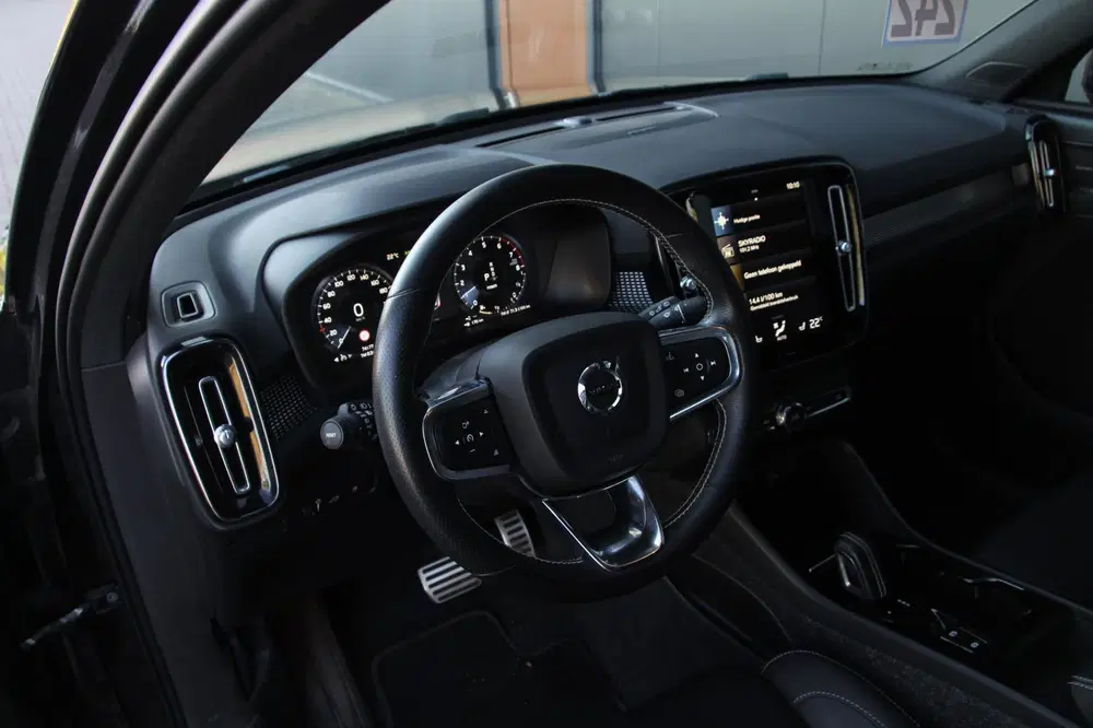 Volvo XC40 1.5 T4 Recharge R-Design Expression uit 2021, foto 10