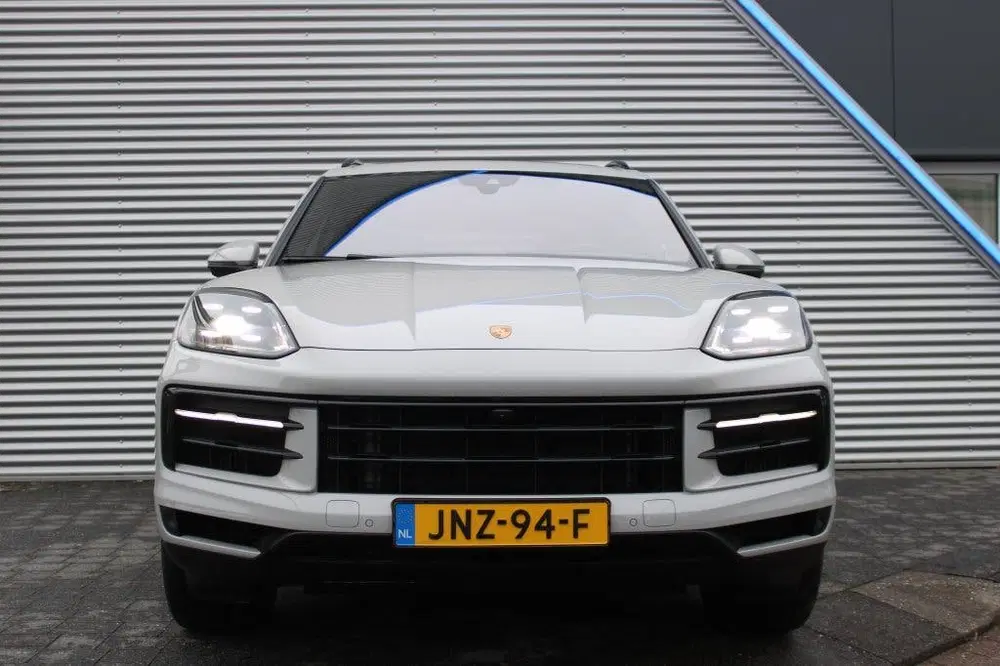 Porsche Cayenne 3.0 E-Hybrid uit 2024, foto 10
