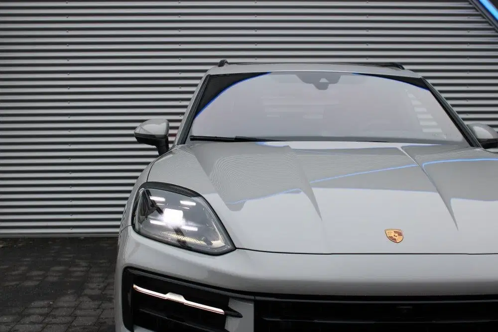 Porsche Cayenne 3.0 E-Hybrid uit 2024, foto 14