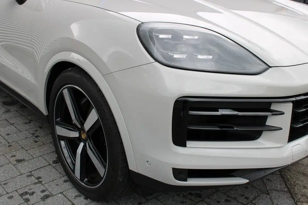 Porsche Cayenne 3.0 E-Hybrid uit 2024, foto 15
