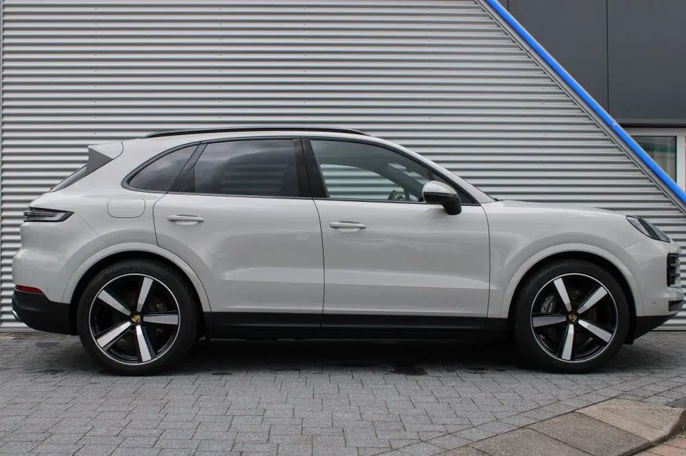 Porsche Cayenne 3.0 E-Hybrid uit 2024, foto 5