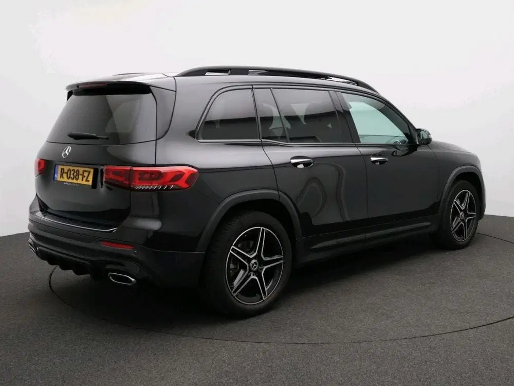 Mercedes-Benz GLB 180 AMG Nightpakket 7-persoons uit 2022, foto 2