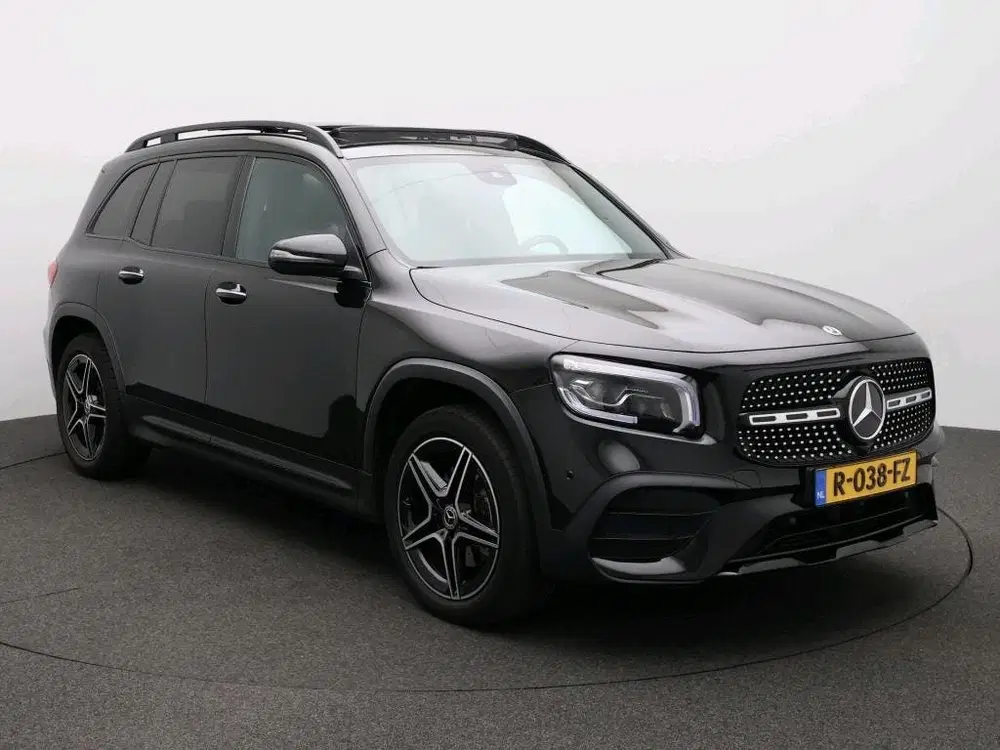 Mercedes-Benz GLB 180 AMG Nightpakket 7-persoons uit 2022, foto 3