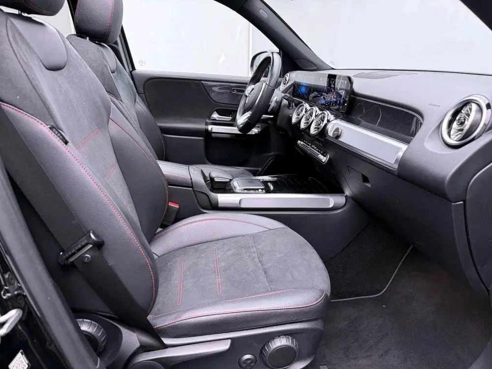 Mercedes-Benz GLB 180 AMG Nightpakket 7-persoons uit 2022, foto 5
