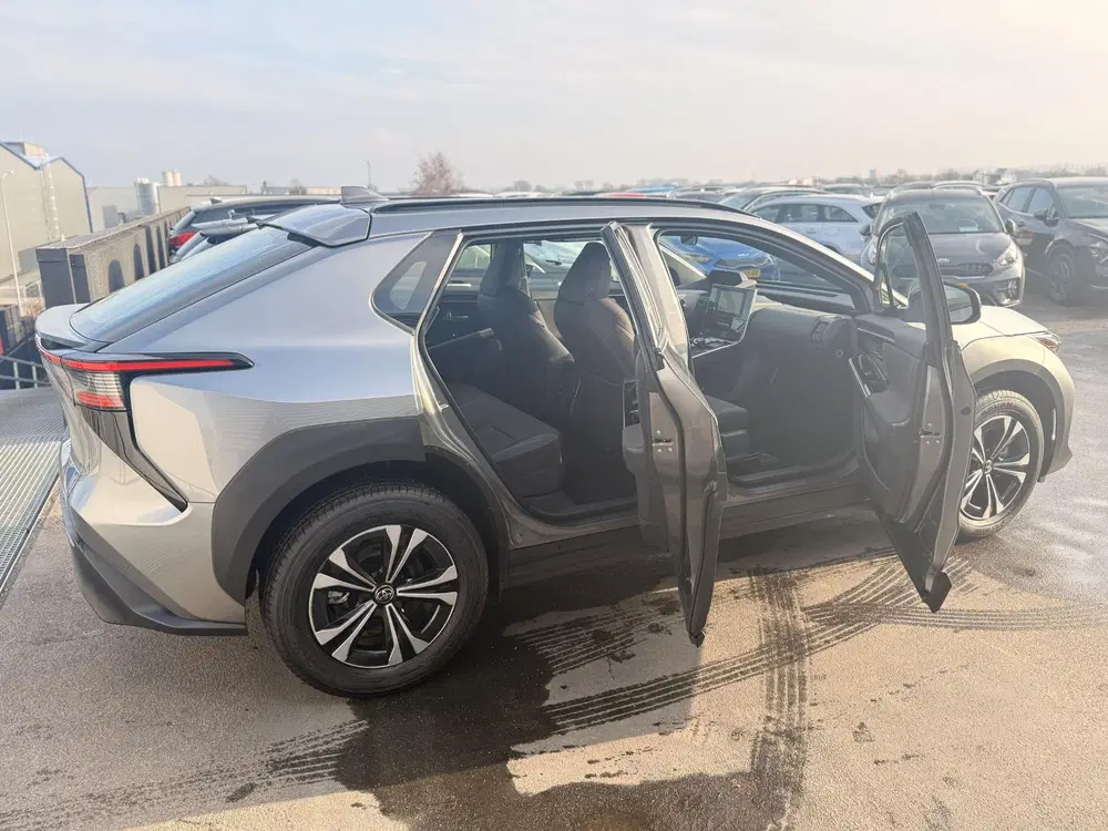 Toyota bZ4X Active 71 kWh Speciale PRIJS Nieuw 3km 27 uit 2025, foto 7