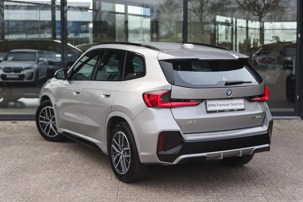 BMW X1 xDrive25e M Sport Automaat uit 2024, foto 2