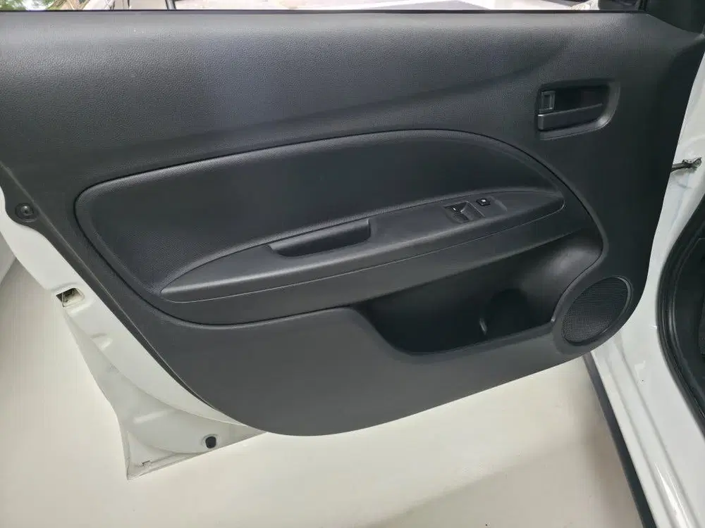Mitsubishi Space Star 1.2 Connect+ uit 2022, foto 6
