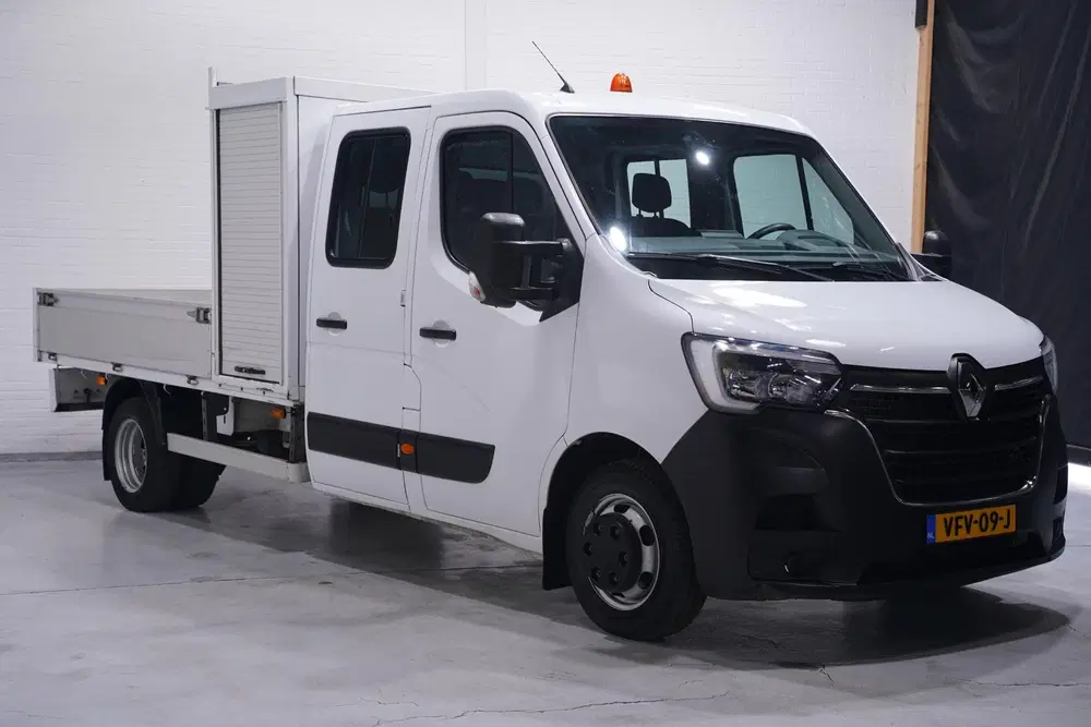 Renault Master 2.3 dCi 145 pk Pick Up uit 2020, foto 2