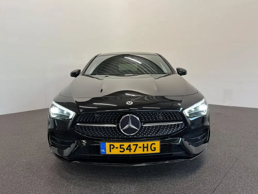 Mercedes-Benz CLA 180 Business Solutio uit 2022, foto 2