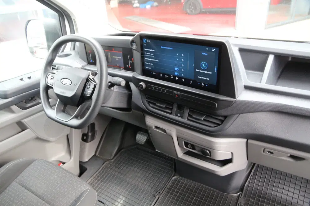 Ford Transit Custom 2.0 TDCI 136 uit 2024, foto 5