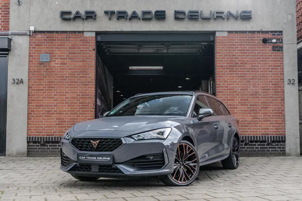 Cupra Leon 1.4 e-Hybrid VZ Copper Pano uit 2020