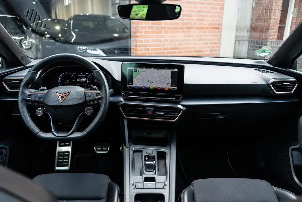 Cupra Leon 1.4 e-Hybrid VZ Copper Pano uit 2020, foto 2