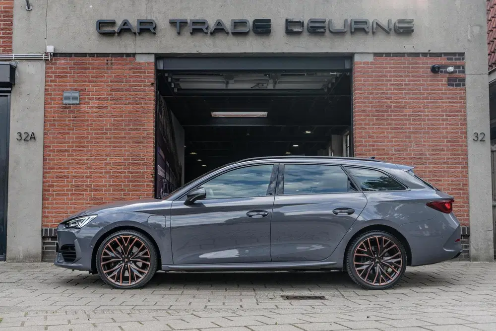 Cupra Leon 1.4 e-Hybrid VZ Copper Pano uit 2020, foto 4