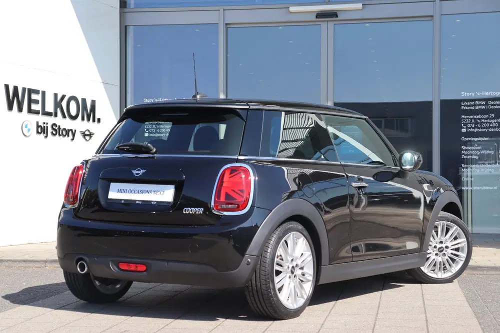 Mini Hatchback Cooper uit 2020, foto 10
