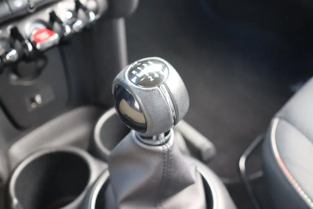 Mini Hatchback Cooper uit 2020, foto 15