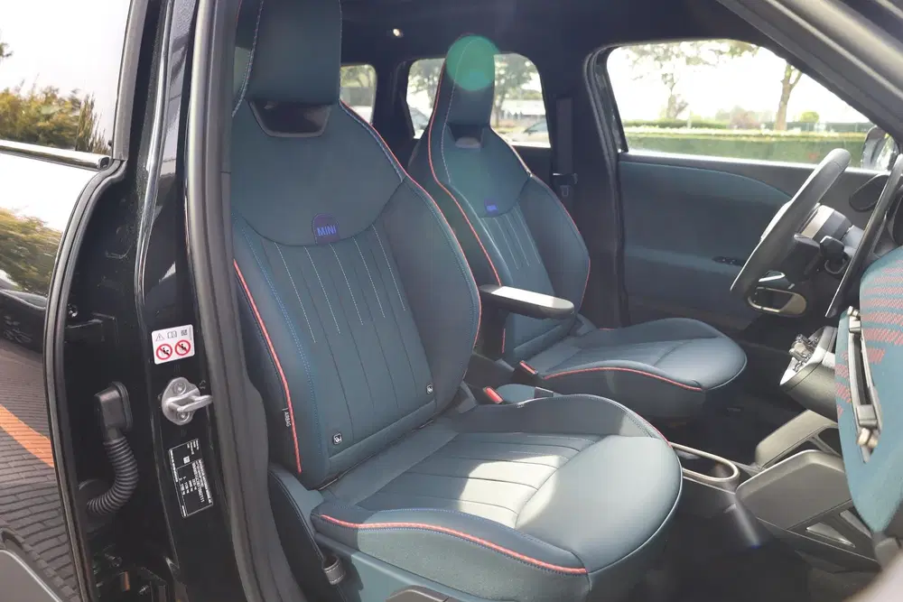 Mini Aceman SE Favoured Trim uit 2026, foto 6
