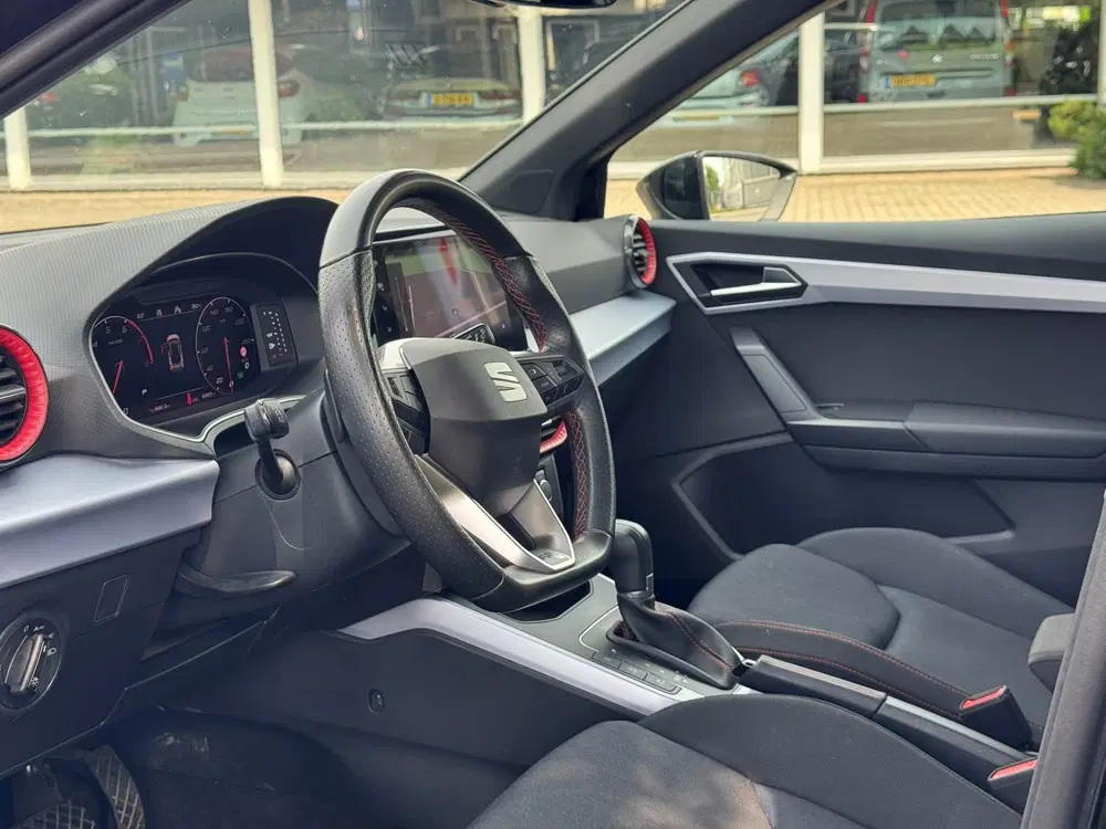 SEAT Arona 1.0 EcoTSI FR Business Connect uit 2024, foto 9