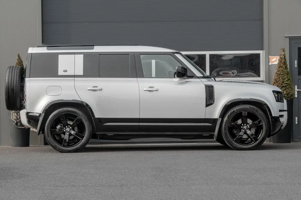 Land Rover Defender 3.0 D250 110 uit 2021, foto 10