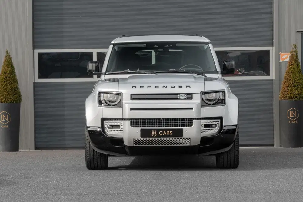 Land Rover Defender 3.0 D250 110 uit 2021, foto 2