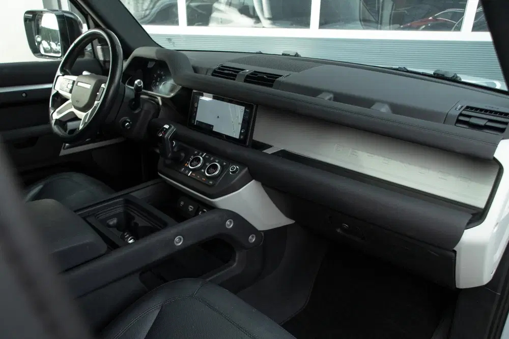 Land Rover Defender 3.0 D250 110 uit 2021, foto 5
