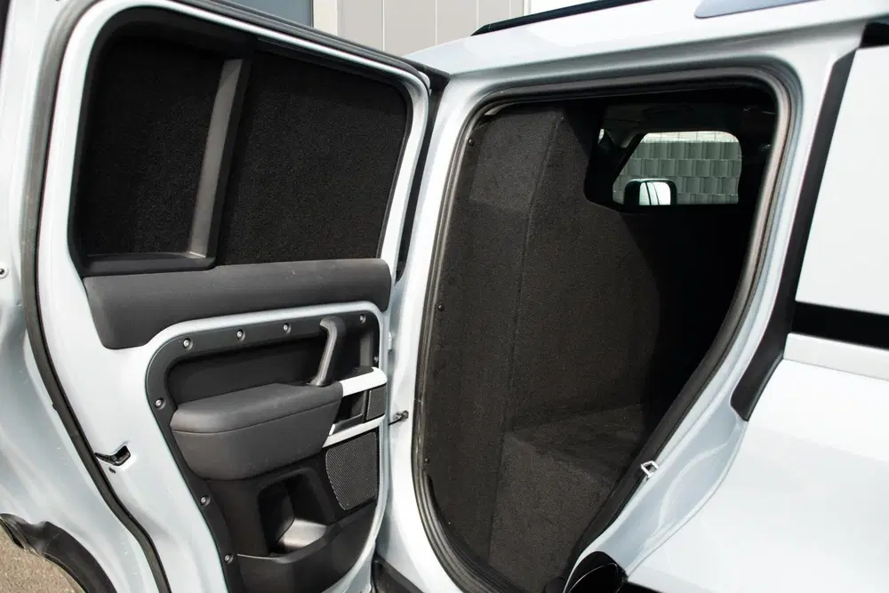 Land Rover Defender 3.0 D250 110 uit 2021, foto 8