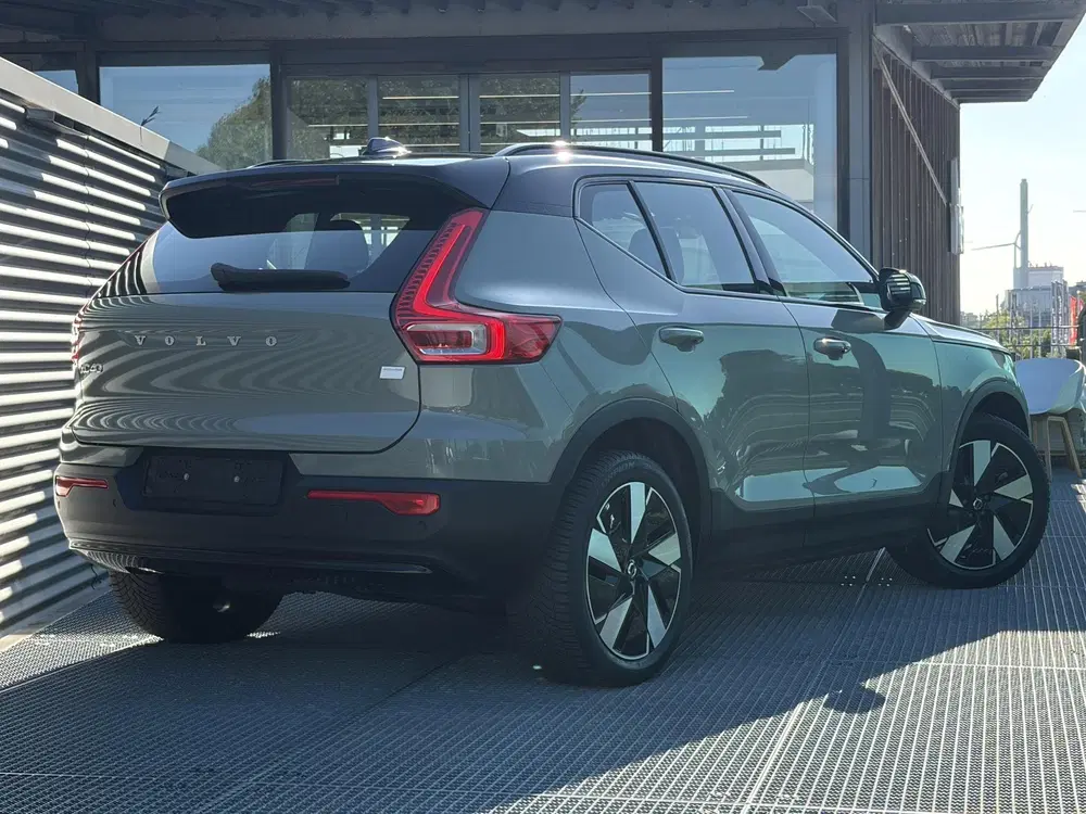 Volvo XC40 Single Motor Extended Range Plus 82 kWh Au uit 2024, foto 2
