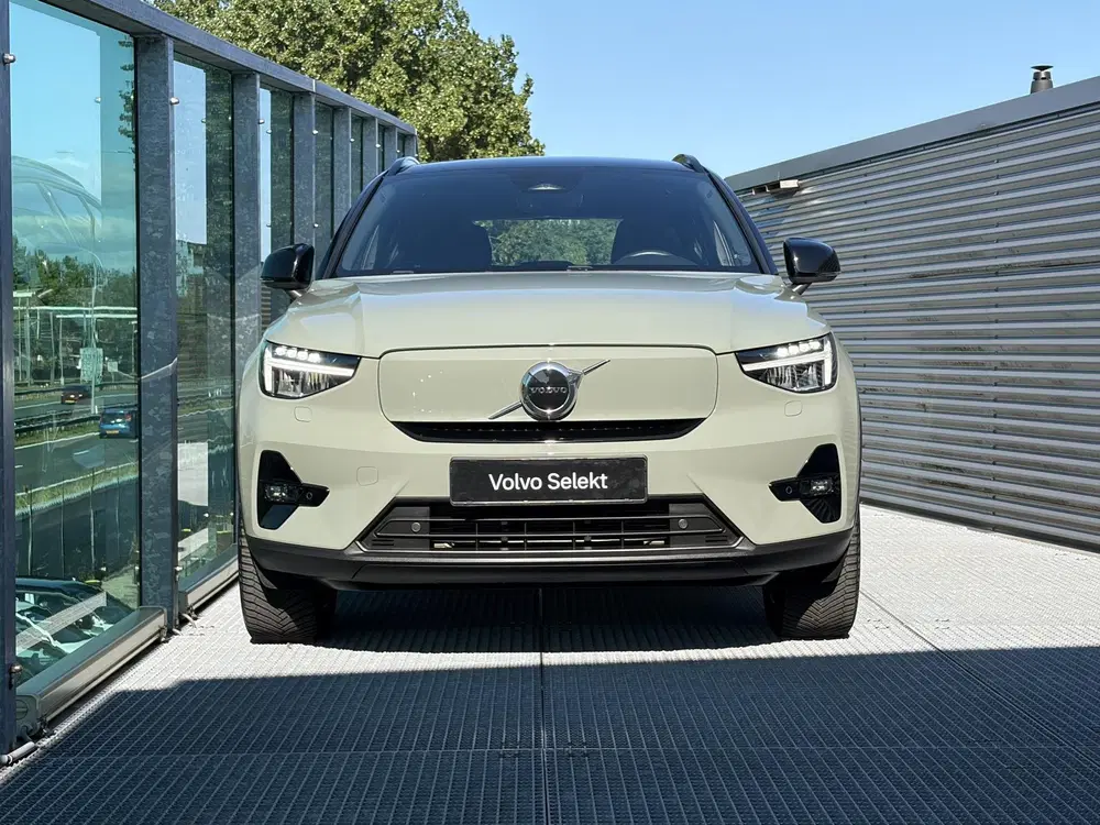 Volvo XC40 Single Motor Extended Range Plus 82 kWh Au uit 2024, foto 3