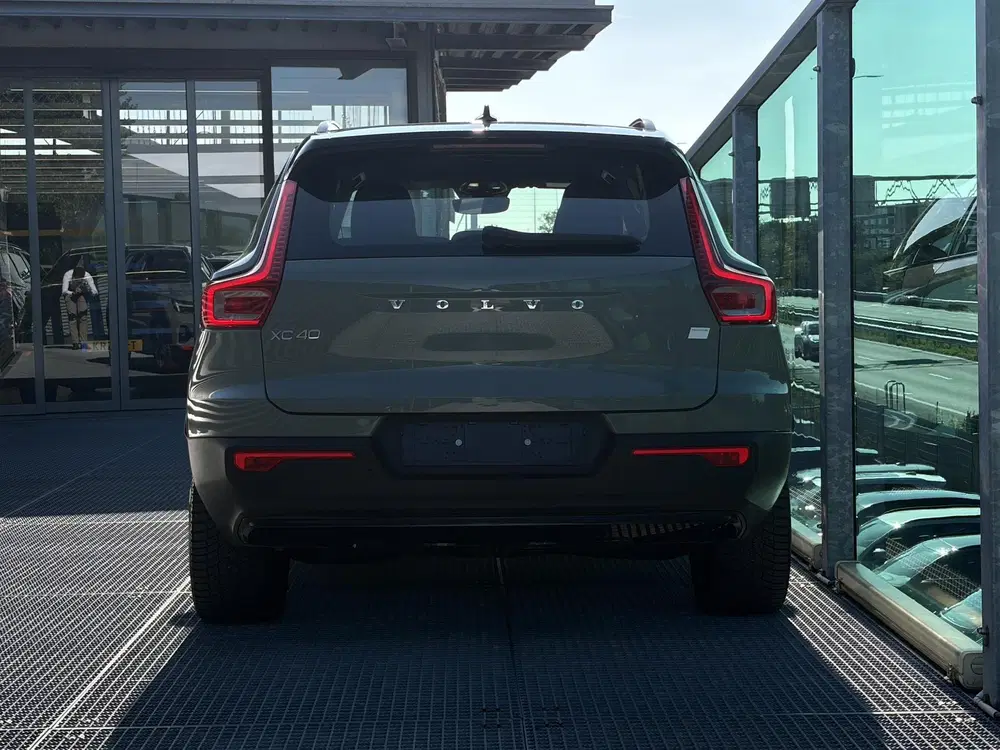 Volvo XC40 Single Motor Extended Range Plus 82 kWh Au uit 2024, foto 4