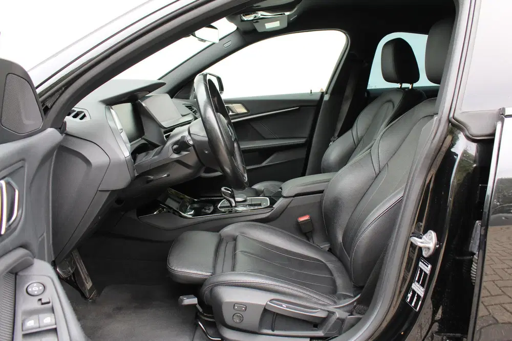 BMW 2-serie 2 Serie Gran Coupé 220i High Executive M S uit 2021, foto 10
