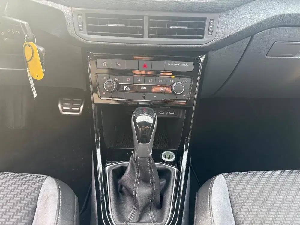 Volkswagen T-Cross 1.0 TSI R-Line uit 2021, foto 14