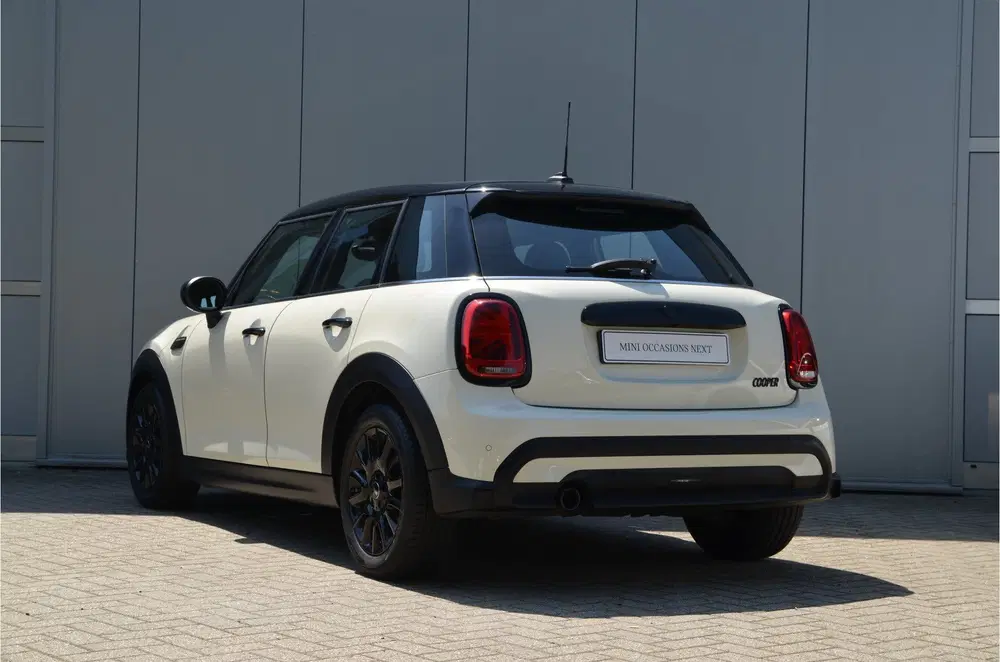 Mini Hatchback Cooper Classic uit 2021, foto 4