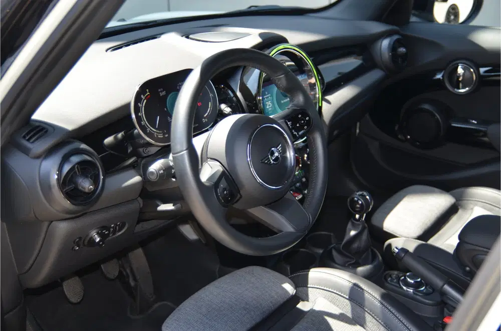 Mini Hatchback Cooper Classic uit 2021, foto 6