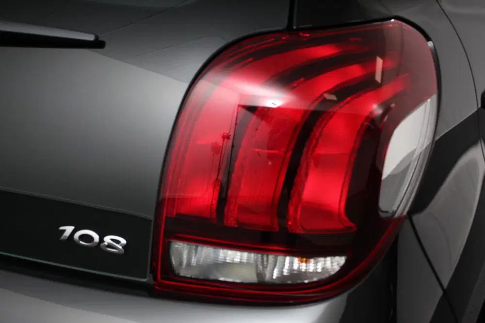 Peugeot 108 1.0 e-VTi Active Airco Bluetooth Led DAB 5 uit 2021, foto 10