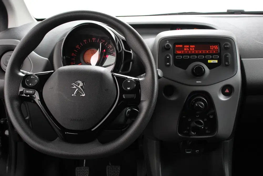 Peugeot 108 1.0 e-VTi Active Airco Bluetooth Led DAB 5 uit 2021, foto 3