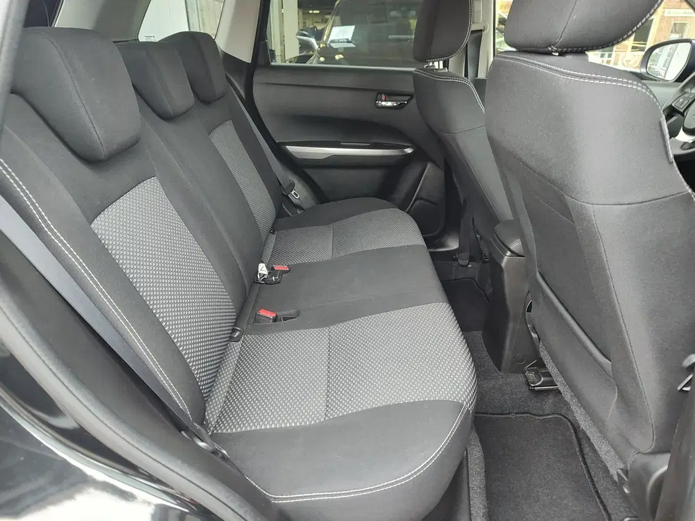 Suzuki Vitara 1.0 BOOSTERJET SELECT Navi uit 2020, foto 10