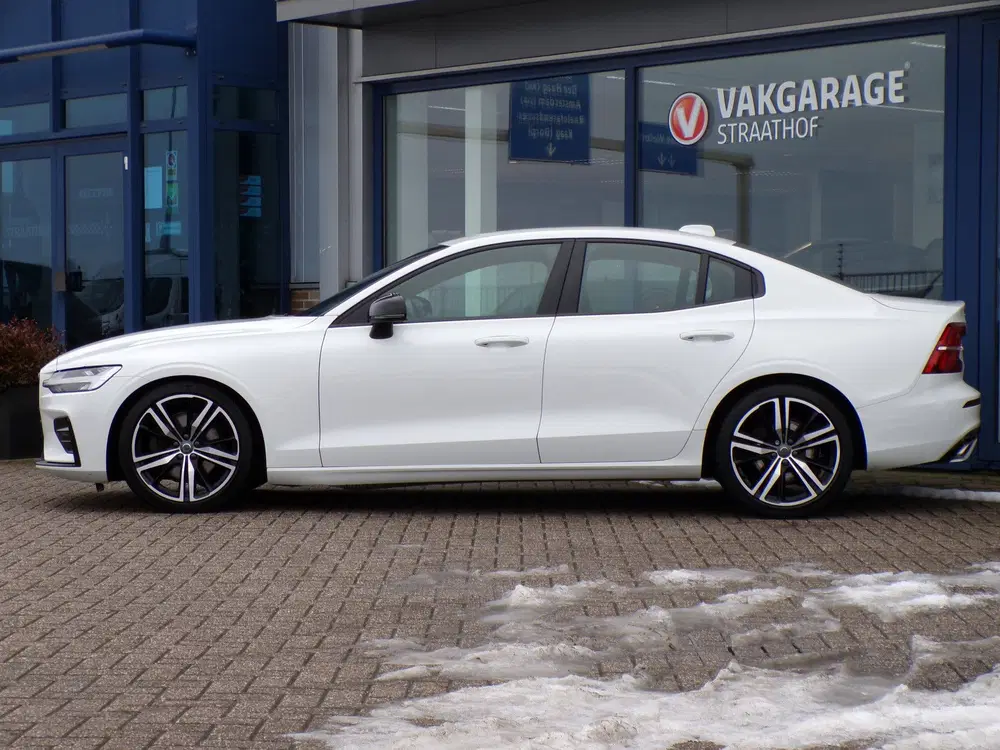 Volvo S60 2.0 B3 R-Design uit 2022, foto 3