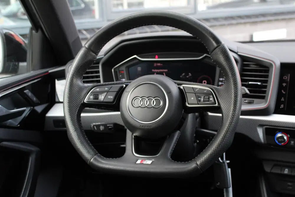 Audi A1 30 TFSI S Line Edition One uit 2019, foto 12